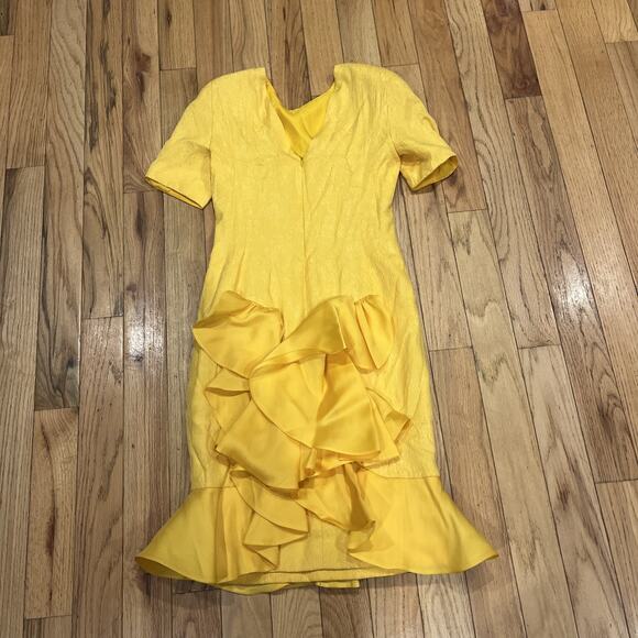 Carolina Herrera Neiman Marcus Yellow 100% Silk Dress Sz 6 Ruffle Hem & Back - Picture 7 of 9